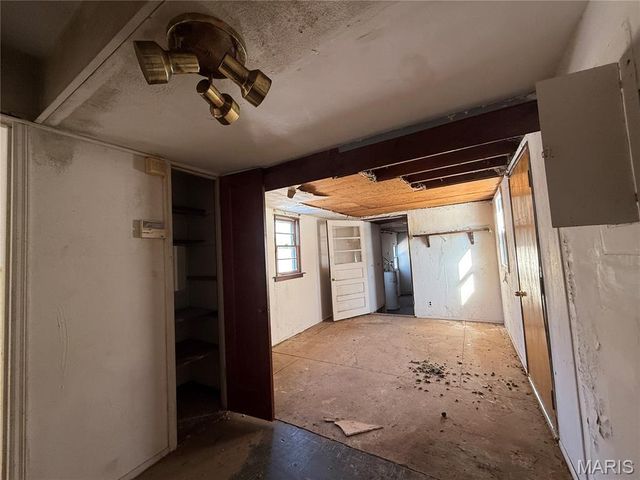 1031 Farmview Drive, St Louis, MO 63138