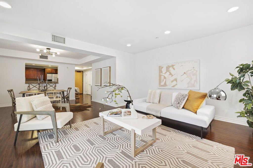 305 Arnaz Drive 303, Los Angeles, CA 90048 — photo 3