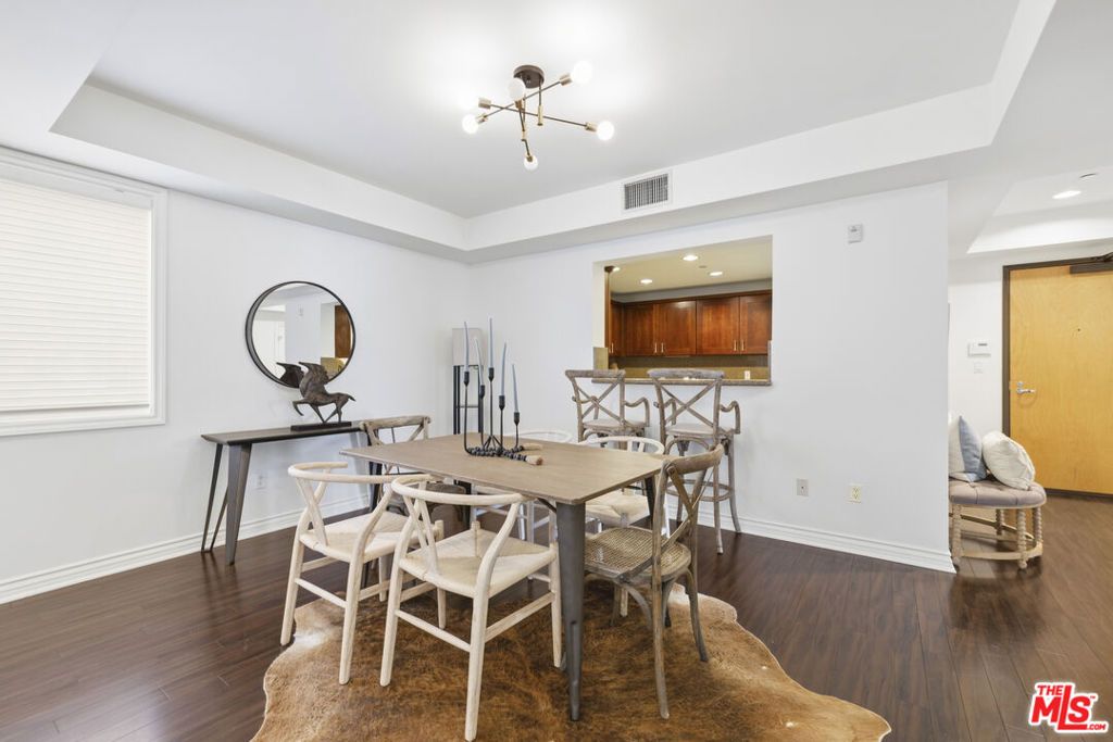 305 Arnaz Drive 303, Los Angeles, CA 90048 — photo 4
