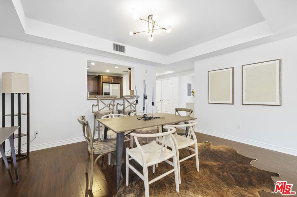 305 Arnaz Drive 303, Los Angeles, CA 90048 — photo 5