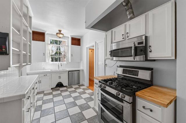 536 E Clinton Avenue, Fresno, CA 93704