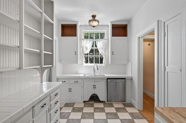 536 E Clinton Avenue, Fresno, CA 93704