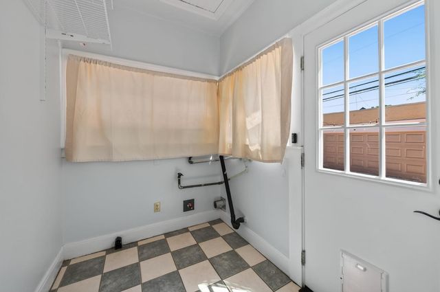 536 E Clinton Avenue, Fresno, CA 93704