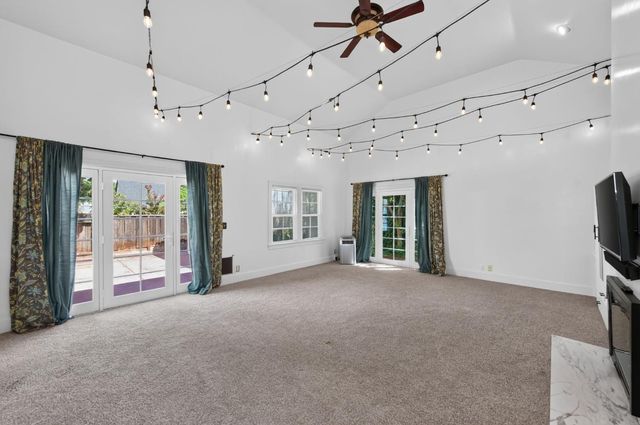 536 E Clinton Avenue, Fresno, CA 93704