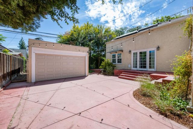 536 E Clinton Avenue, Fresno, CA 93704