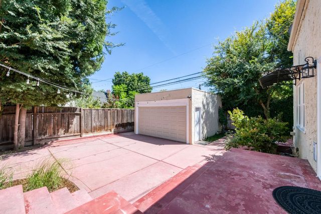 536 E Clinton Avenue, Fresno, CA 93704