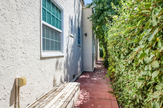 536 E Clinton Avenue, Fresno, CA 93704