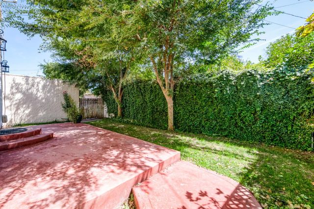 536 E Clinton Avenue, Fresno, CA 93704