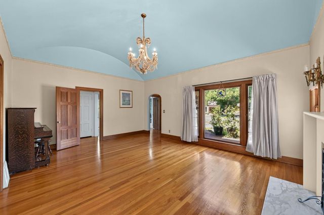 536 E Clinton Avenue, Fresno, CA 93704