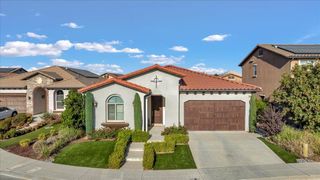 1924 E Via Fiore Avenue, Fresno, CA 93730
