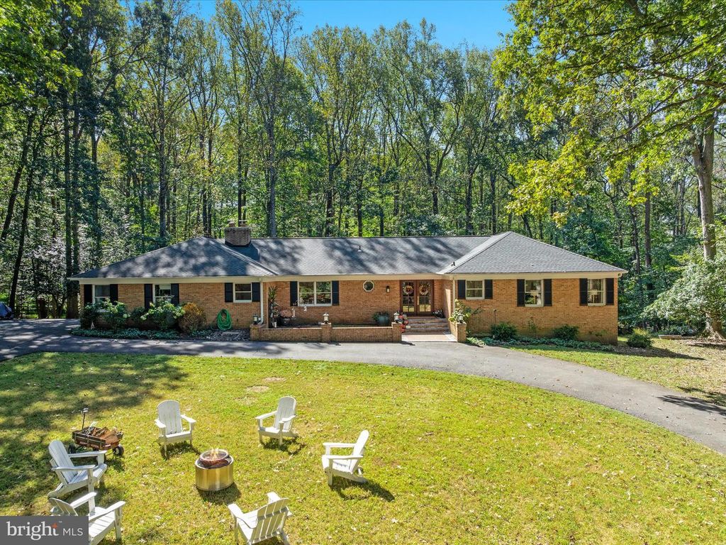 11119 COROBON LN, Great Falls, VA 22066