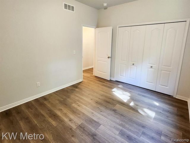 205 Whispering Pines Drive 11, Fenton, MI 48430