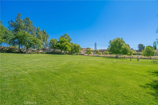 27939 Caraway Lane, Saugus, CA 91350
