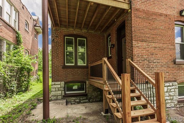 6027 Etzel Avenue, St Louis, MO 63112