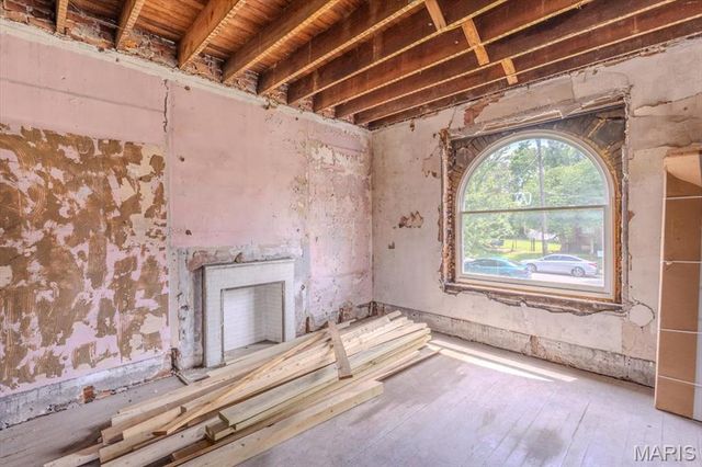 6027 Etzel Avenue, St Louis, MO 63112