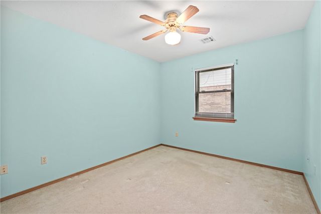 1150 S Lyndale, Siloam Springs, AR 72761