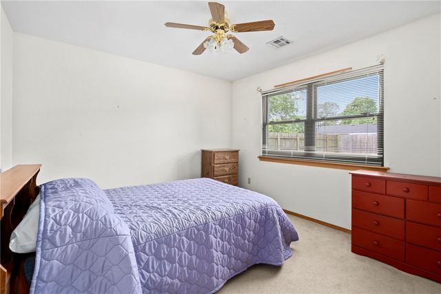 1150 S Lyndale, Siloam Springs, AR 72761
