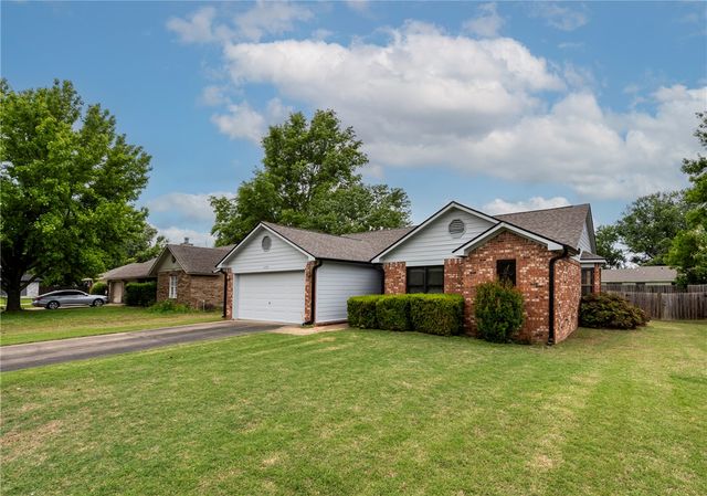 1150 S Lyndale, Siloam Springs, AR 72761