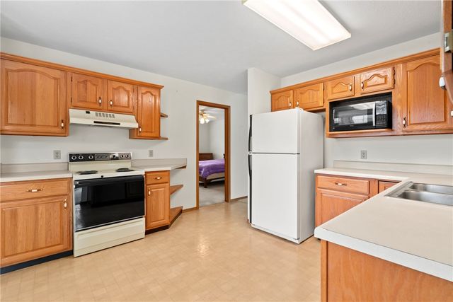 1150 S Lyndale, Siloam Springs, AR 72761