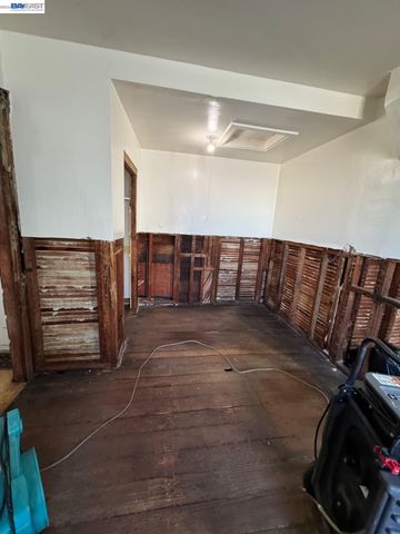 22622 2nd Street, Hayward, CA 94541