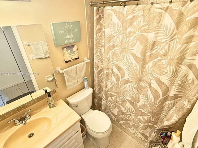 2640 W Gately Dr W 202, West Palm Beach, FL 33415