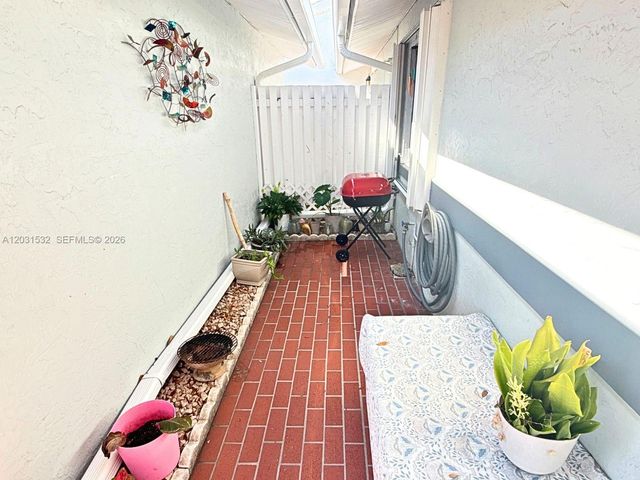 2640 W Gately Dr W 202, West Palm Beach, FL 33415