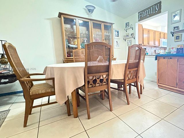 2640 W Gately Dr W 202, West Palm Beach, FL 33415