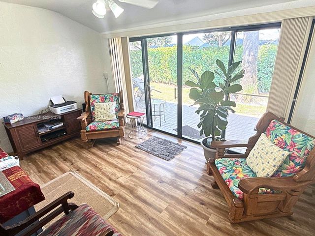 2640 W Gately Dr W 202, West Palm Beach, FL 33415