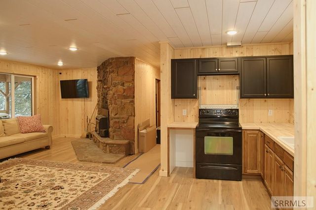 6 Upper Coyote Hollow, Irwin, ID 83428