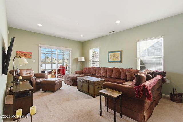 10 Arcadia Drive, Manchester, NJ 08759