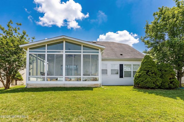 10 Arcadia Drive, Manchester, NJ 08759