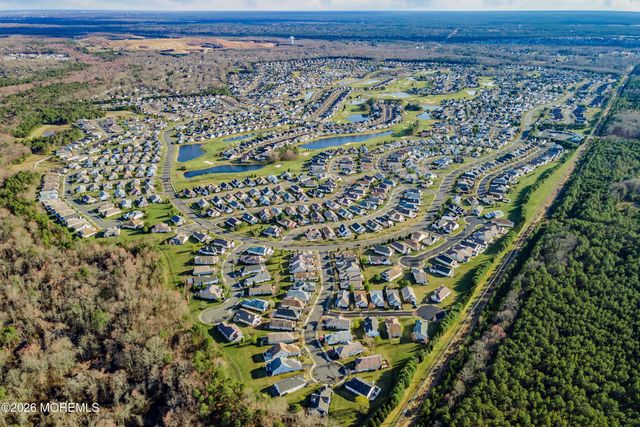 10 Arcadia Drive, Manchester, NJ 08759