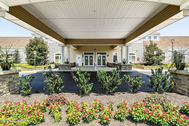 10 Arcadia Drive, Manchester, NJ 08759