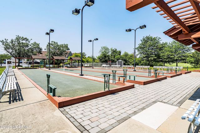 10 Arcadia Drive, Manchester, NJ 08759