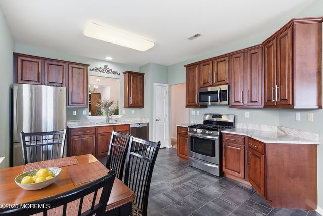 10 Arcadia Drive, Manchester, NJ 08759