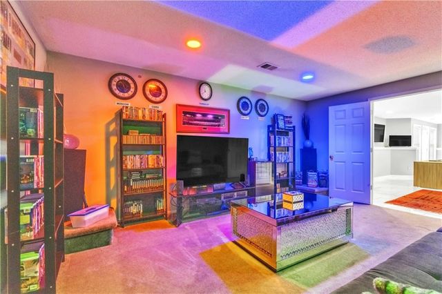 8007 W 131st Terrace, Overland Park, KS 66213