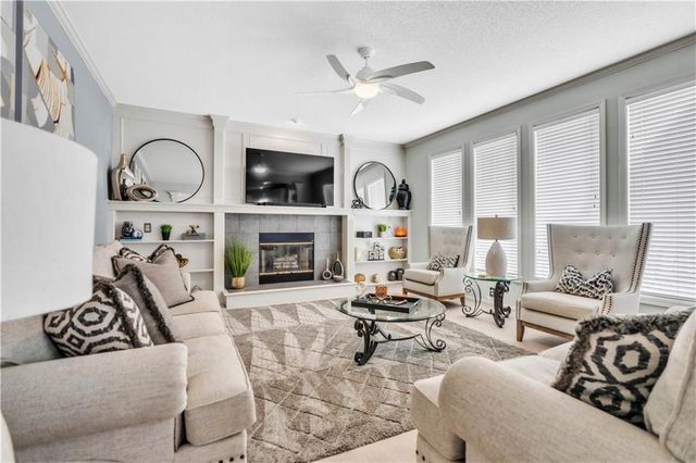 8007 W 131st Terrace, Overland Park, KS 66213