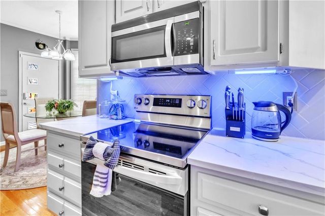 8007 W 131st Terrace, Overland Park, KS 66213