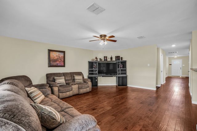 5718 Green Ivy Road, Denton, TX 76210