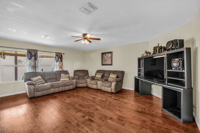 5718 Green Ivy Road, Denton, TX 76210