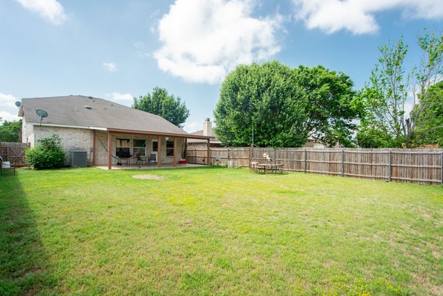 5718 Green Ivy Road, Denton, TX 76210
