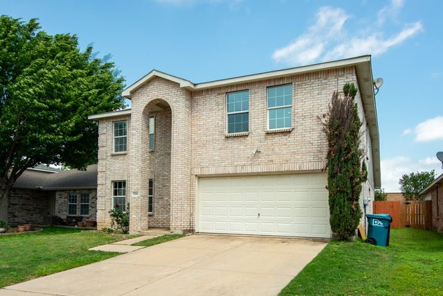 5718 Green Ivy Road, Denton, TX 76210