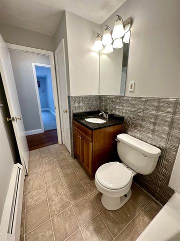 33 Andrew St Apt 12, Manchester, NH 03104