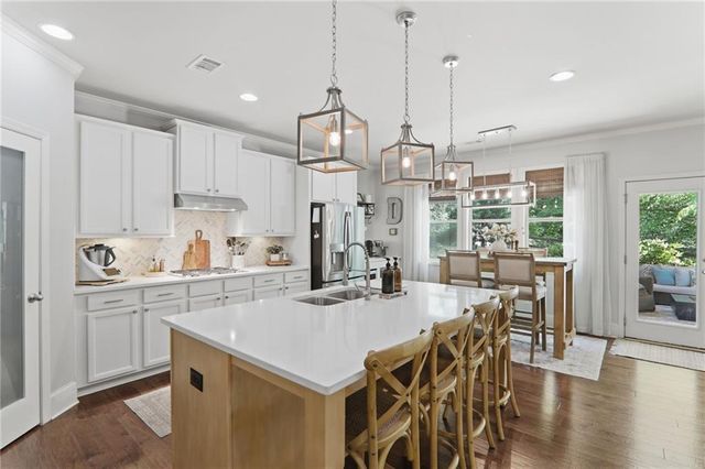 5515 Chestnut Drive, Cumming, GA 30040