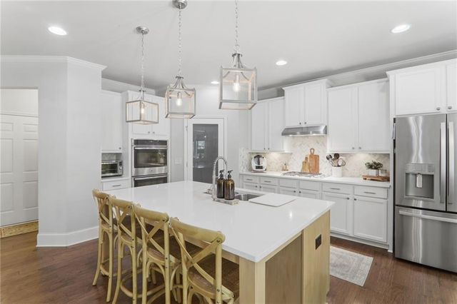 5515 Chestnut Drive, Cumming, GA 30040