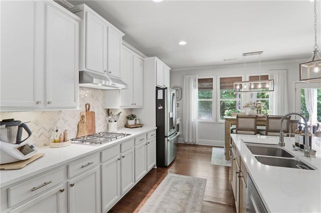 5515 Chestnut Drive, Cumming, GA 30040