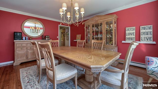 6 Brentwood Court, Wayne, NJ 07470