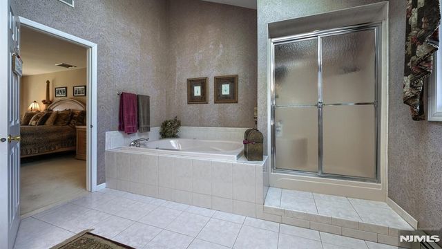 6 Brentwood Court, Wayne, NJ 07470