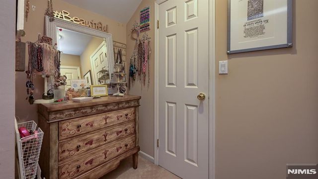 6 Brentwood Court, Wayne, NJ 07470