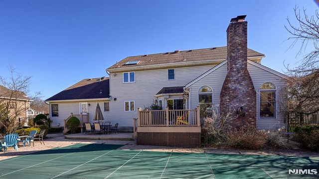 6 Brentwood Court, Wayne, NJ 07470